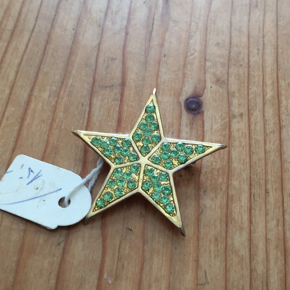 Brooche